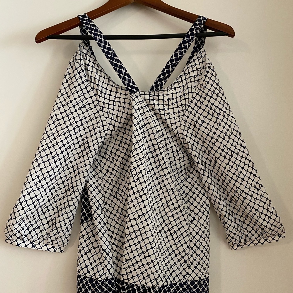 BARE SHOULDER BLOUSE